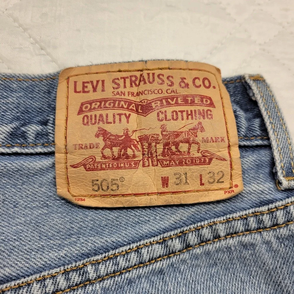 Levi's 505 Regular Fit stained blue jeans size 31X32